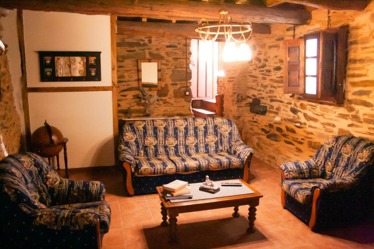 Casa Rural Bierzo Encantado Valle de Finolledo ภายนอก รูปภาพ