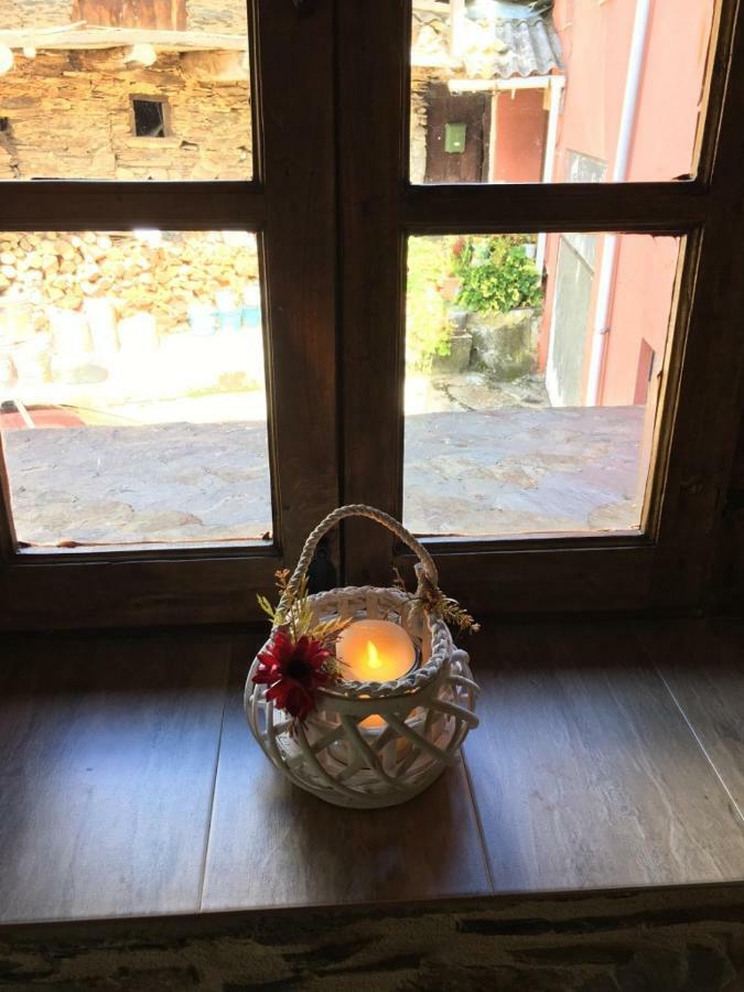 Casa Rural Bierzo Encantado Valle de Finolledo ภายนอก รูปภาพ