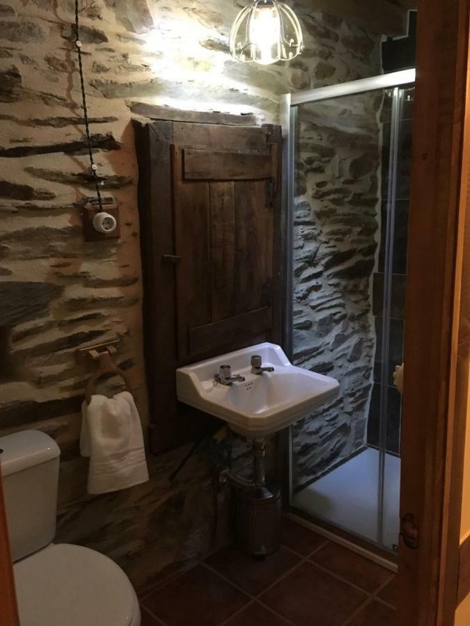 Casa Rural Bierzo Encantado Valle de Finolledo ภายนอก รูปภาพ
